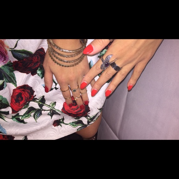 Floral dress 👗 🌹 - Picture 3 of 3